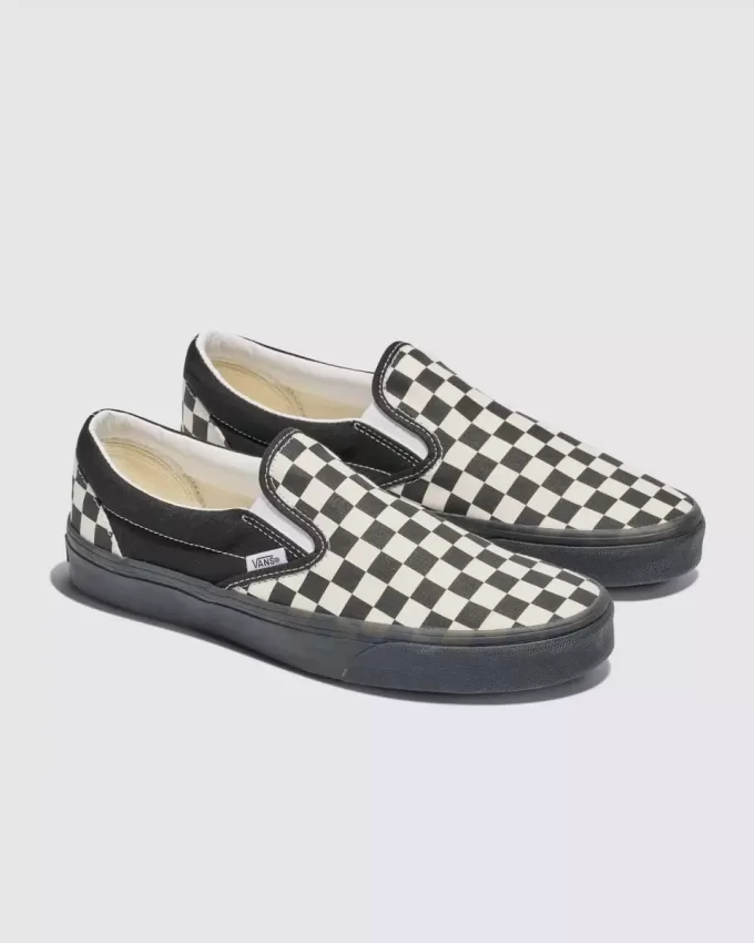 Scarpa classica slip-on a scacchi Scarpa classica slip-on a scacchi
