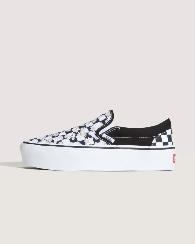 Scarpa classica slip-on con plateau e motivo a scacchi Scarpa classica slip-on con plateau e motivo a scacchi