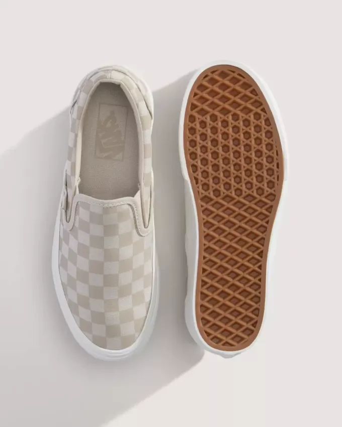 Scarpa classica slip-on con plateau e motivo a scacchi Scarpa classica slip-on con plateau e motivo a scacchi