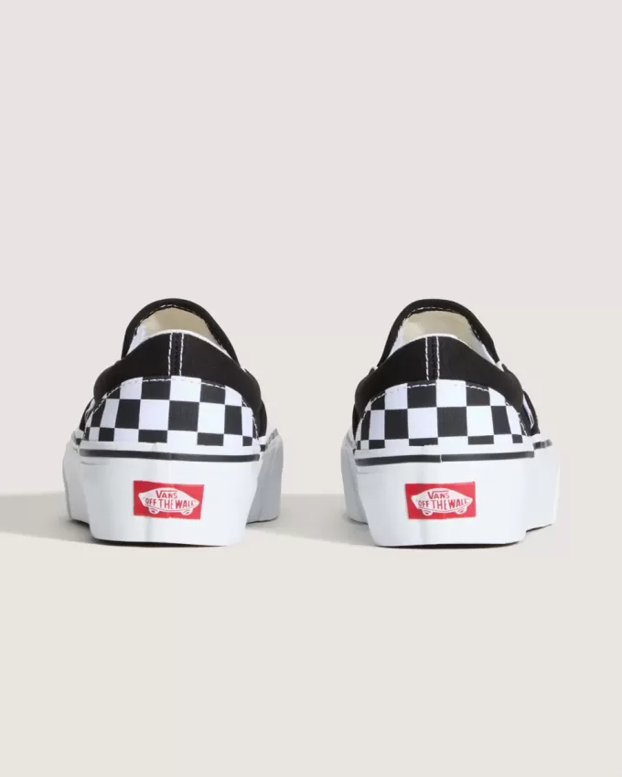 Scarpa classica slip-on con plateau e motivo a scacchi Scarpa classica slip-on con plateau e motivo a scacchi