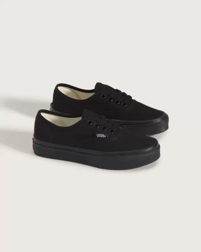 Scarpe autentiche per bambini piccoli Scarpe autentiche per bambini piccoli