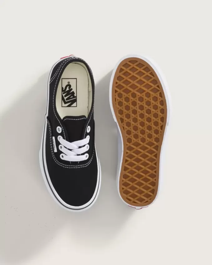 Scarpe autentiche per bambini piccoli Scarpe autentiche per bambini piccoli