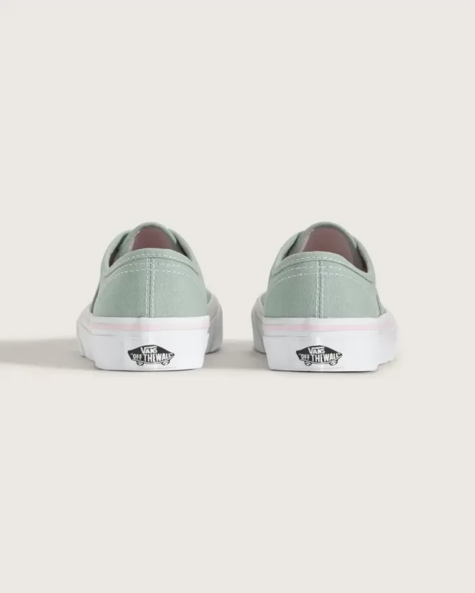 Scarpe autentiche per bambini piccoli Scarpe autentiche per bambini piccoli